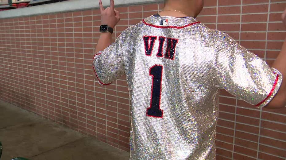 Houston Astros fan makes jersey with 80,000 Swarovski crystals