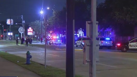 Yates High School teens stabbed in eye and neck, allegedly by homeless man, witnesses say