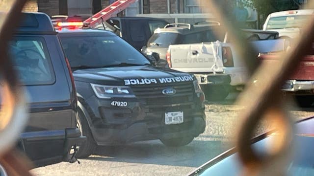 Beechnut shooting: Woman shot at apartment complex in front of officer, police say