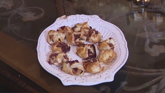 Thanksgiving recipe: Cranberry brie bites