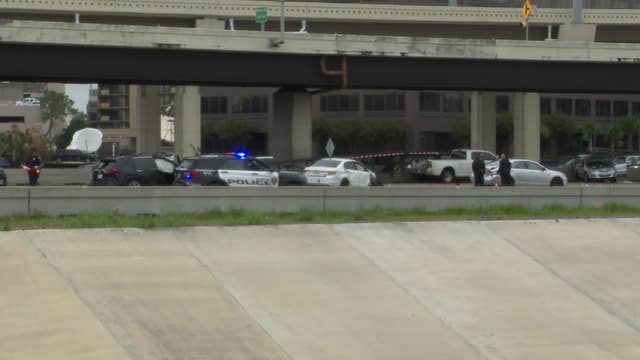 US-59 in Houston shutdown at Chimney Rock after police officer, suspect shot