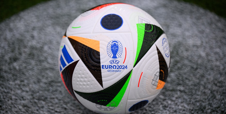 EURO 2024 サッカーボール Soccer ball unveiled for Euro 2024 promises more accurate offside