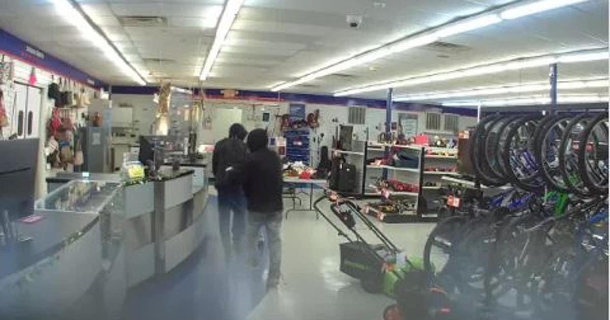 NEW VIDEO: Three suspects wanted for violent Houston pawn shop robbery ...