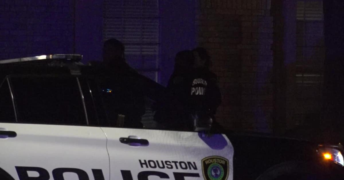 Houston teen shot near West Gulf Bank, Streamside; search for suspect ...