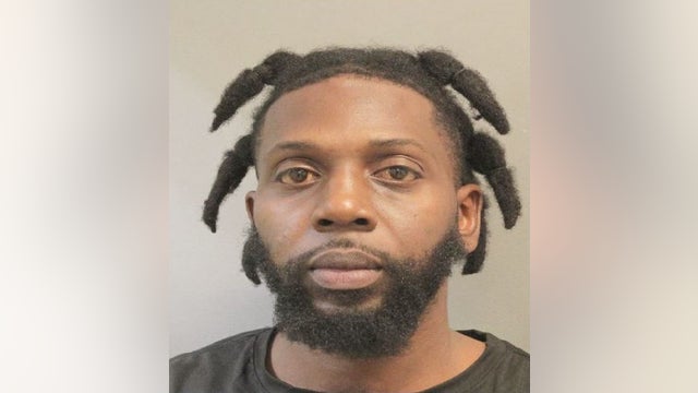 Harris County crime: Suspect spits, kicks deputies during disturbance call