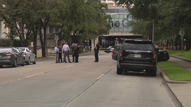 Deadly stabbing near Houston Galleria: 17-year-old girl killed; search for suspect