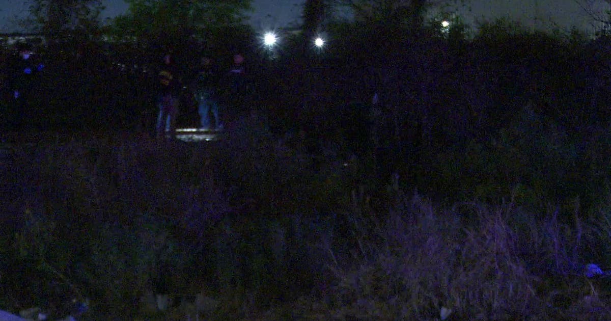 Houston shooting: 2 men shot in car on Clinton | FOX 26 Houston