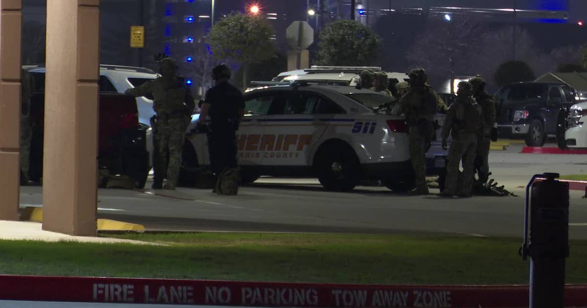 Harris County SWAT standoff: Wanted man in car taken into custody | FOX ...