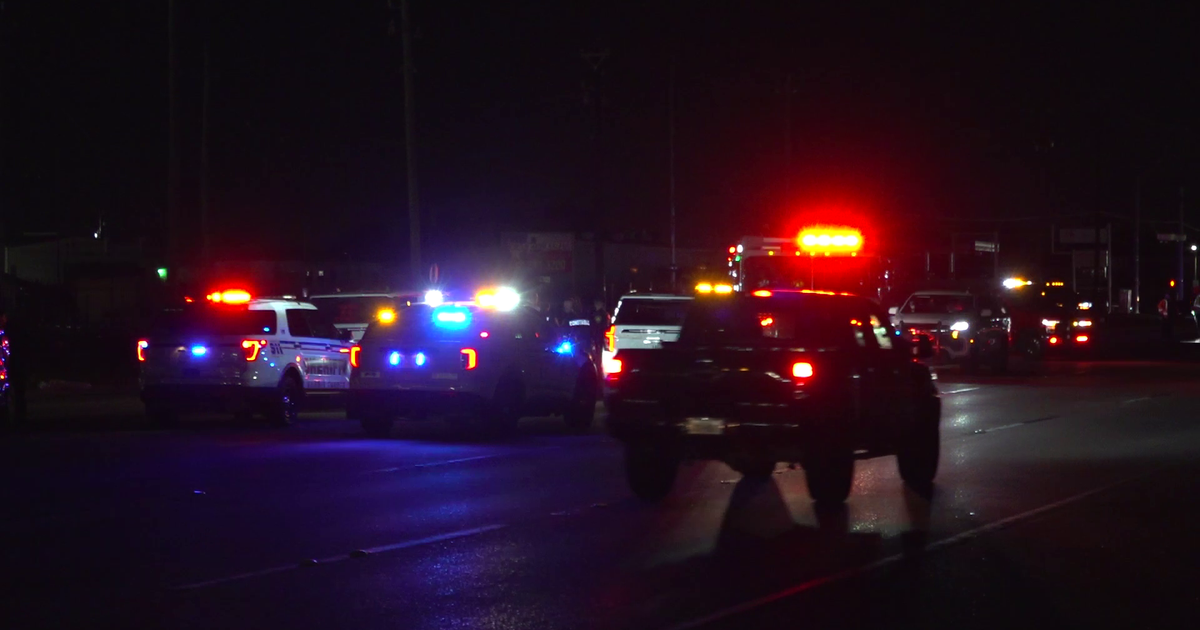 Houston crash: Pedestrian fatally struck by vehicle on West Mount ...