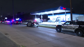 Houston police shoot man outside convenience store on Tidwell Road
