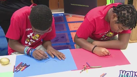 College Football Playoff Foundation unveils art lab at local school