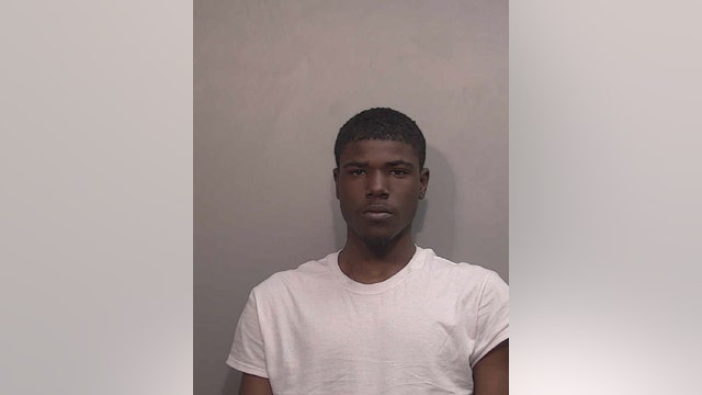 Houston crime: Suspect turns himself in, charged with murdering gas station clerk over a bag of chips