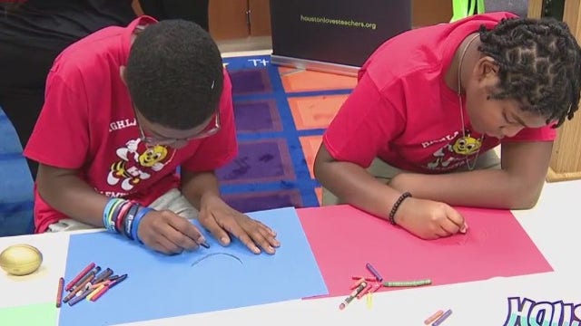 College Football Playoff Foundation unveils art lab at local school