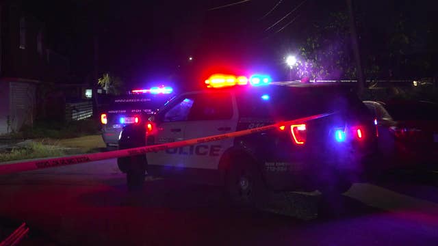 Houston shooting: 1 dead after robbery attempt on Maxwell, police say