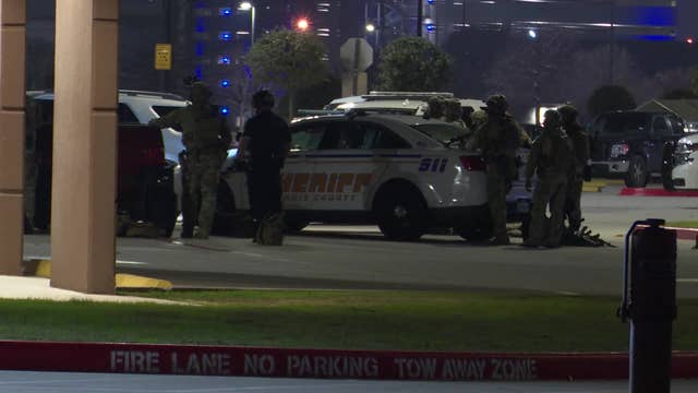 Harris County SWAT standoff: Wanted man in car taken into custody