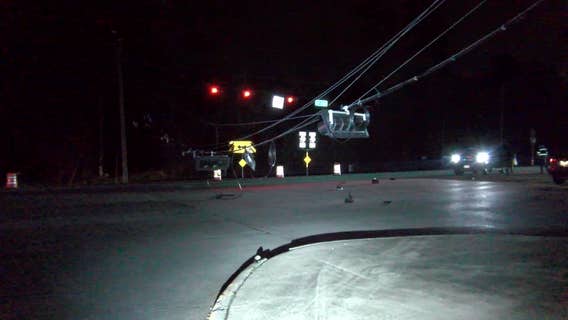 Montgomery County traffic lights fall at College Park, FM 1488; windshields damaged