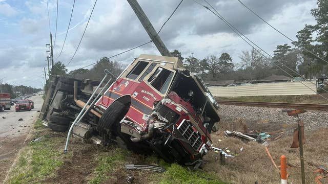 Magnolia fire truck involved in crash, 5 taken to hospital