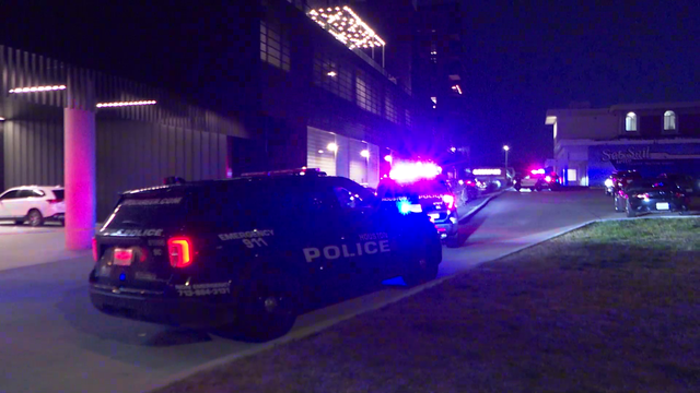 Houston shooting: Jeweler shot multiple times during robbery on Navigation Boulevard