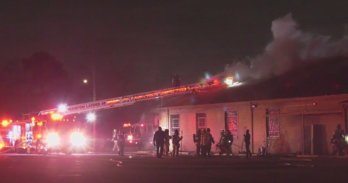 Houston fire: South Union Missionary Baptist Church catches on fire | FOX 26 Houston