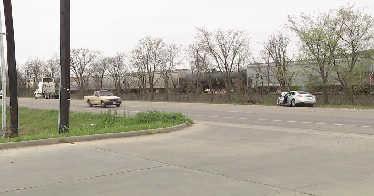 Man dies in crash on Beaumont Highway Friday morning | FOX 26 Houston