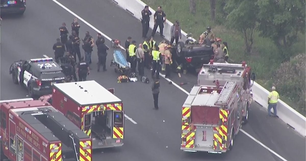 Houston police chase ends in crash, woman driver hospitalized | FOX 26 ...