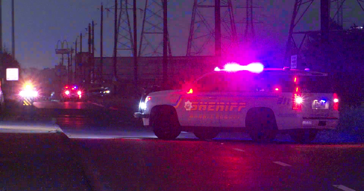 Harris County crash along East Freeway leaves 1 dead | FOX 26 Houston