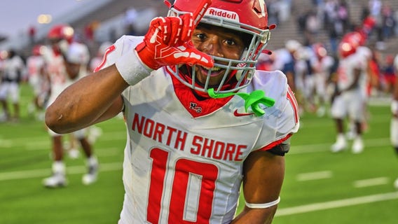 Vigil held for Jarvon Coles, North Shore High School community mourns