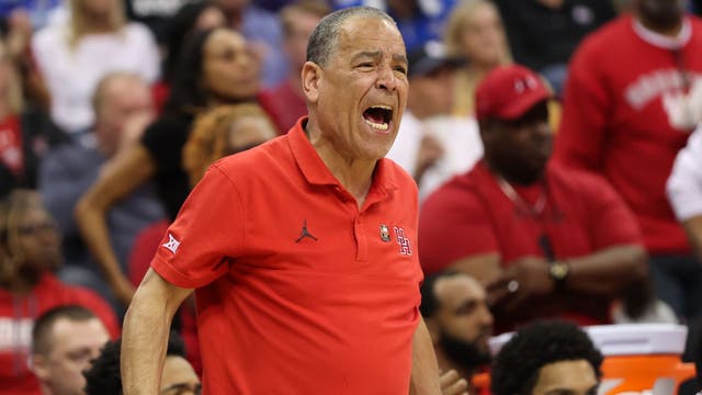 Head UH men's basketball coach Kelvin Sampson agrees to four-year extension