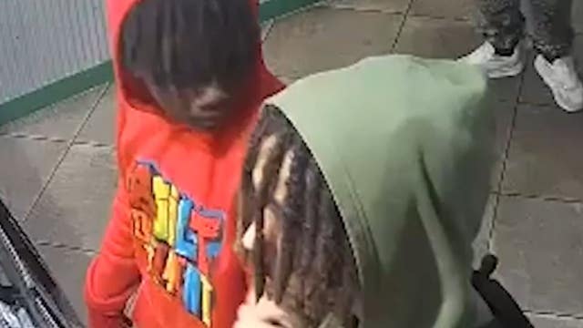 Houston crime: Two men wanted for stealing cash register from business