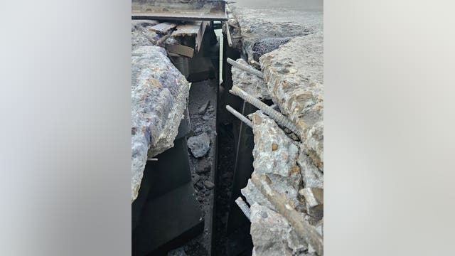 I-10 East Freeway pothole leaves several vehicles with flat tires in Harris County