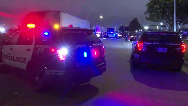 Man shot during robbery after leaving Houston rodeo; suspect fled