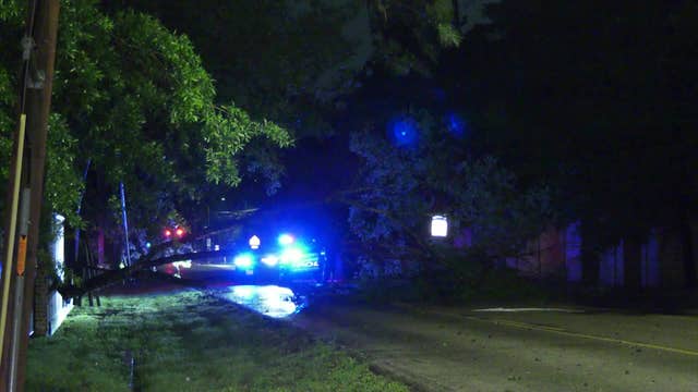 Houston weather: Power outage tracker for Centerpoint, Entergy after storms