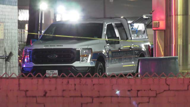 Houston deadly stabbing: Man killed on Harwin; police search for suspect