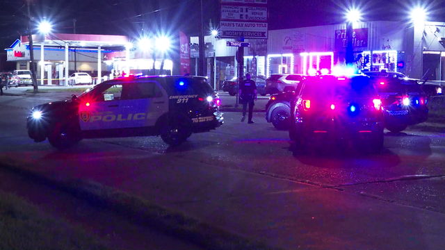 Spring Branch crash: Authorities investigating deadly car-pedestrian collision, search for suspect underway