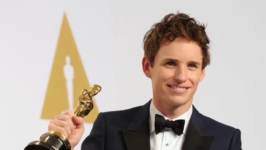 Eddie-Redmayne_Oscar.jpg