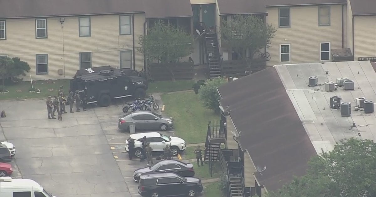 Man barricaded in Houston apartment on Reims; police respond | FOX 26 ...