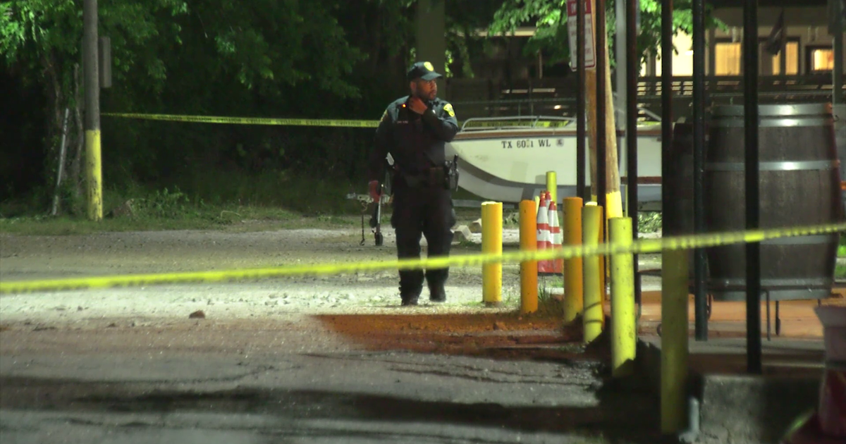 Houston crime: Man found dead with multiple stab wounds in parking lot ...