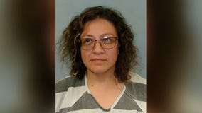 Illinois woman put in custody in Texas, accused of abducting 3 kids