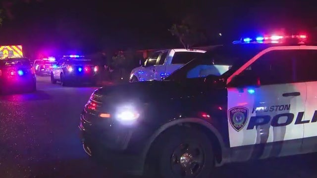 Danfield Drive shooting: Houston police investigating double murder-suicide, 3 pronounced dead