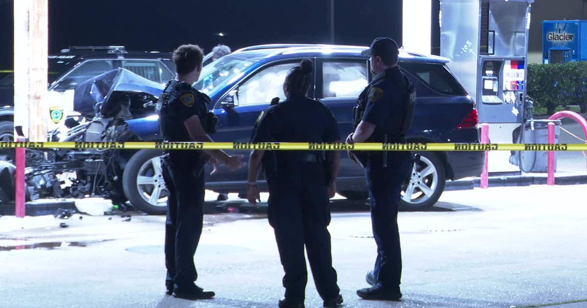 Houston crime: Man found dead from gunshot after car crashes into gas ...