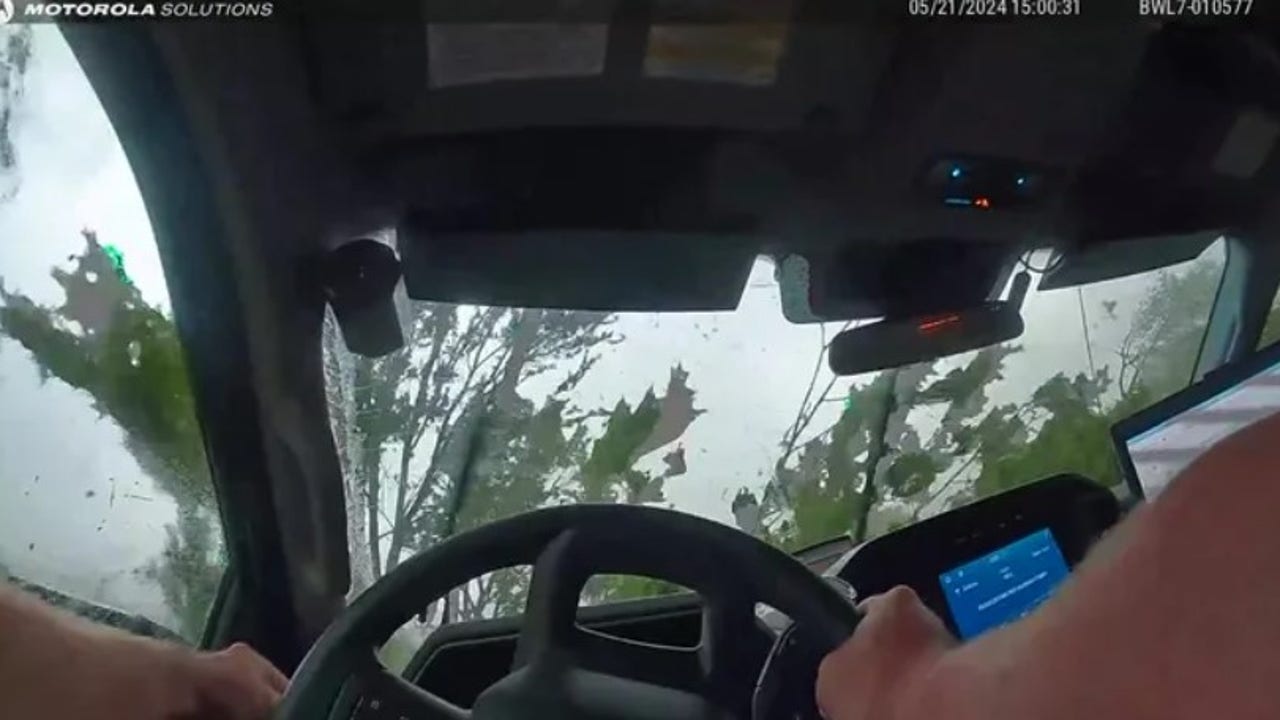 Caught in twister Deputy’s bodycam records tooclose encounter with