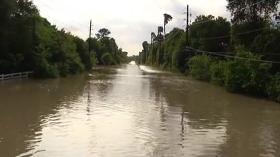 Kingwood residents face escalating floods; officials urge evacuation but some remain