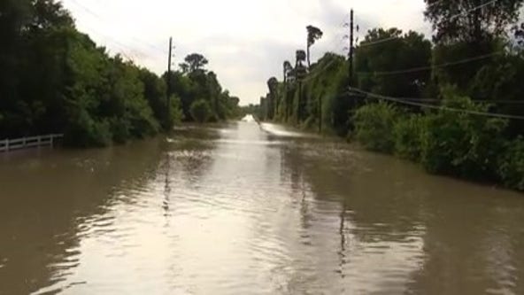 Kingwood residents face escalating floods; officials urge evacuation but some remain