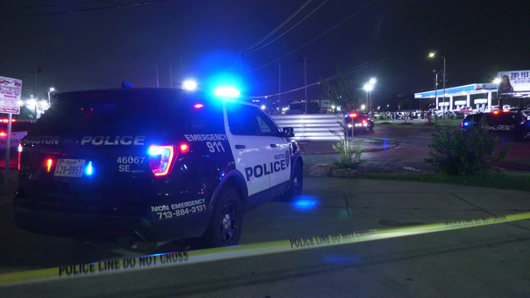 2 men, 1 woman shot in drive-by shooting at a Houston Foot Locker