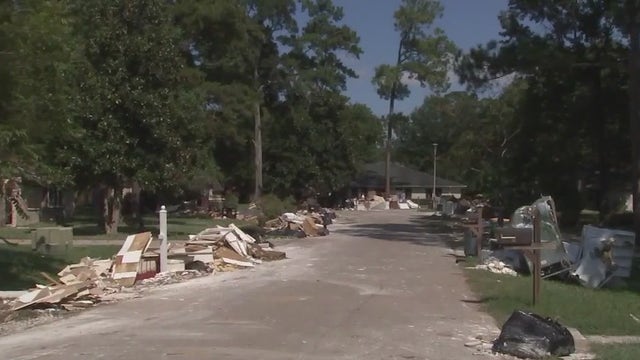 'Team Rubicon', veteran-led nonprofit helps Houstonians with May 16 storm clean-up
