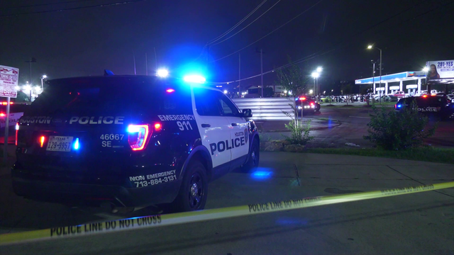Houston Foot Locker Parking Lot shooting: At least 3 shot in drive-by shooting