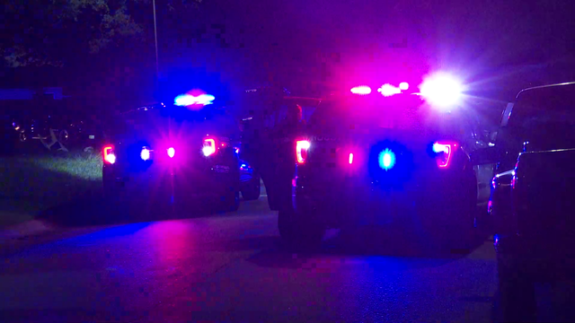 Houston Oak Meadows shooting leaves 3 dead on Choate Circle