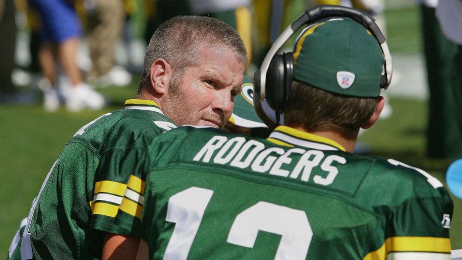 Brett-Favre-and-Aaron-Rodgers.jpg