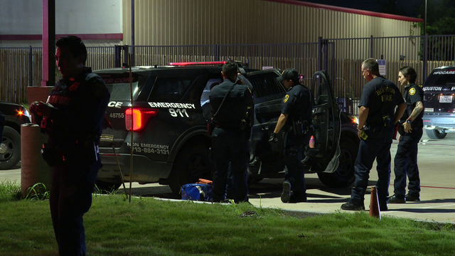 Houston shooting suspects, including 14-year-old with guns, in custody after armed robbery