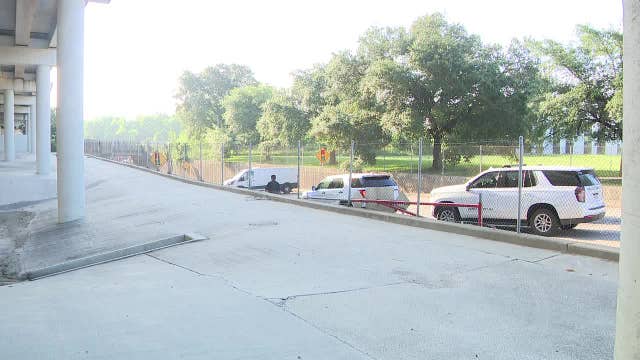 Houston hit-and-run: Bicyclist killed, police search for 18-wheeler driver